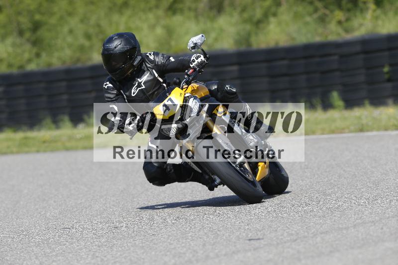 Archiv-2025/09 22.04.2025 Cornu Master School ADR/rot-rouge/41